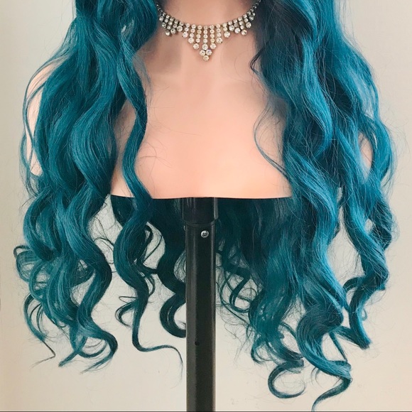 Very Pretty “Put On & Go” Ombre Teal Premium Fiber Wig for Events. - Picture 2 of 9